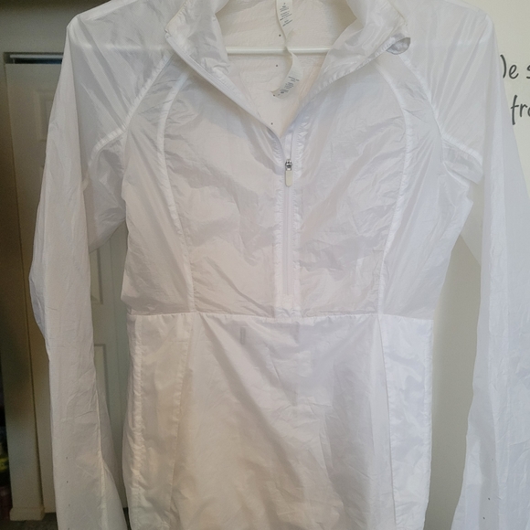 Lululemon windbreaker jacket - Picture 4 of 4